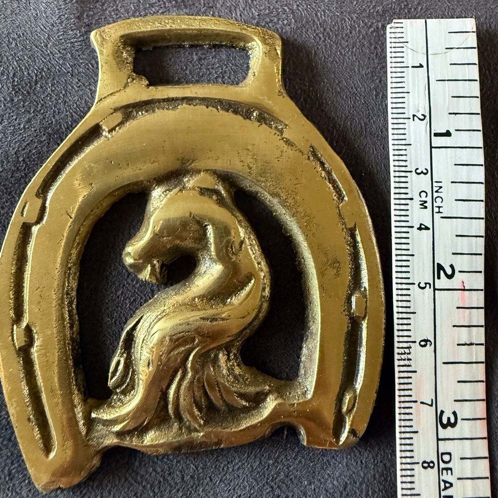 Horse head in horse shoe Brass